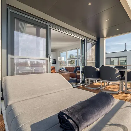 Bright Base With Coastal Access Botel Ribnitz-Damgarten