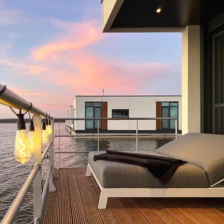 Bright Base With Coastal Access Botel Ribnitz-Damgarten