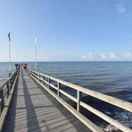 Botel Bright Base With Coastal Access Ribnitz-Damgarten
